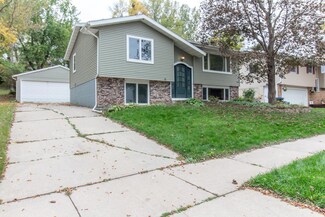 4028 5th St NW, Rochester, MN 55901