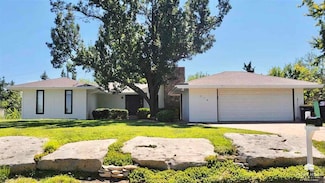 314 Fordham Rd, Manhattan, KS 66503