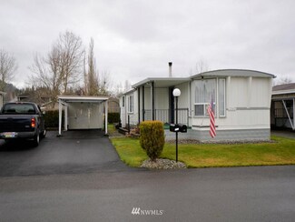 1242 Maple Dr, Enumclaw, WA 98022