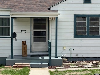 927 14th St, Rawlins, WY 82301