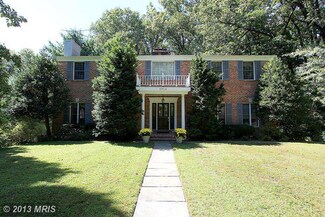 6904 Selkirk Dr, Bethesda, MD 20817