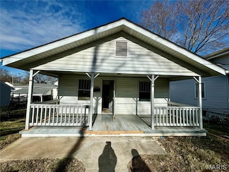 3304 Fernwood Ave, Alton, IL 62002