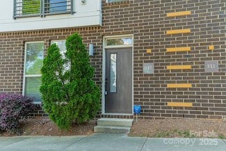 947 Warren Burgess Ln, Charlotte, NC 28205