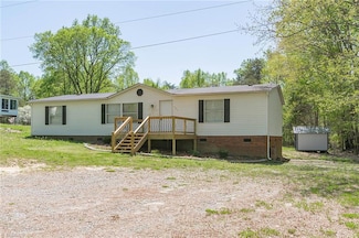 667 Ivy Yokeley Rd, Winston-Salem, NC 27107
