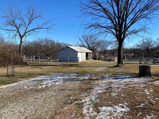 3392 N 24th St, Independence, KS 67301