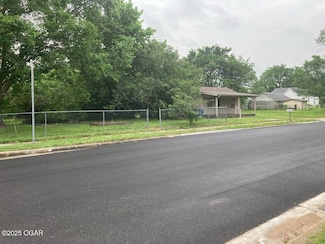 205 S Mccoy Ave, Joplin, MO 64801
