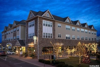 148 S Front St Unit PH311, Farmingdale, NY 11735