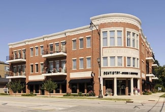229 S Main St Unit 3D, Lombard, IL 60148