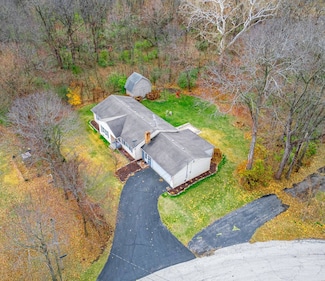 5381 Broad St, Roscoe, IL 61073