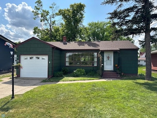 625 8th Ave NE, Valley City, ND 58072
