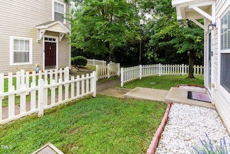 320 Gilman Ln Unit 106, Raleigh, NC 27610