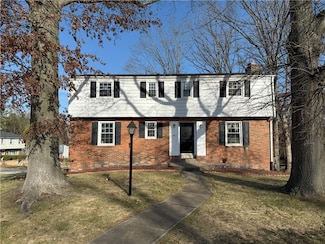 8444 Fox Ridge Rd, Pittsburgh, PA 15237
