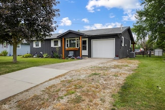 1530 E 26th St, Muncie, IN 47302