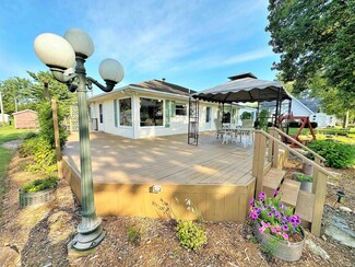 6237 N Mckinley Dr, Monon, IN 47959