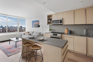 315 W 33rd St Unit 17L, New York, NY 10001