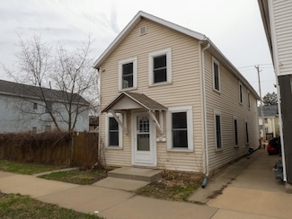1567 Elm St, Dubuque, IA 52001