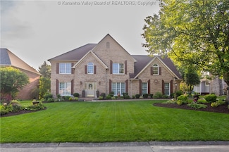 169 Dogwood Cir, Hurricane, WV 25526