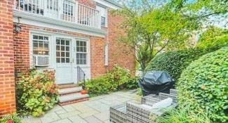 53 Putnam Park, Greenwich, CT 06830