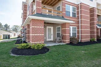 23002 Chandlers Ln Unit 102, Olmsted Falls, OH 44138