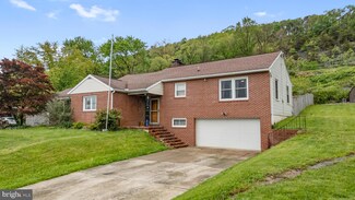 514 E Guardlock Dr, Lock Haven, PA 17745