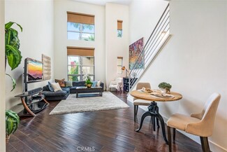 727 N Poinsettia St, Santa Ana, CA 92701