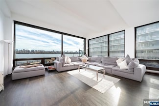 9 Somerset Ln Unit 201, Edgewater, NJ 07020