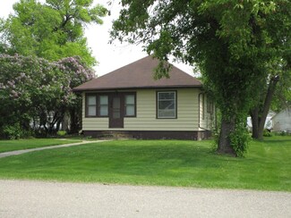 206 3rd St, Donnelly, MN 56235