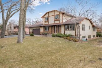 8325 Fairchild Ave, New Brighton, MN 55112