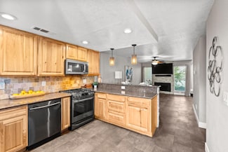 2132 Mount Vernon Dr Unit D, Modesto, CA 95350