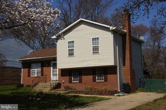 8110 Comet Dr, Fort Washington, MD 20744