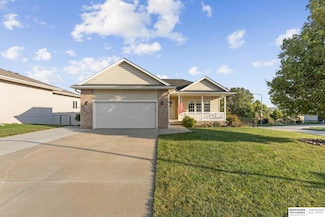 2608 Alexandra Rd, Papillion, NE 68133
