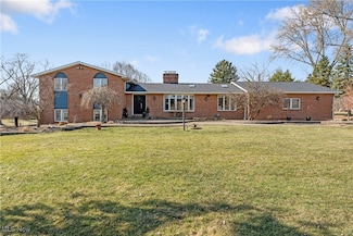 4984 S Main St, Akron, OH 44319
