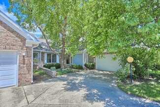 2904 Heathwood Ct, Champaign, IL 61822