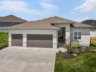 9412 Aurora St, Lenexa, KS 66220