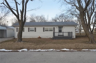 24 W 2nd St, Adrian, MO 64720