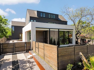 2402 S 3rd St, Austin, TX 78704