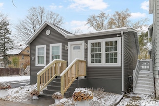 1212 Princeton Ave, Kalamazoo, MI 49007