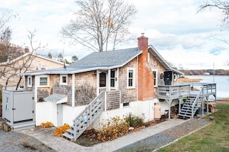 4 Ross Ave, Wareham, MA 02571