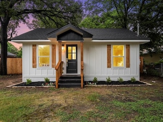 209 N Lakeview Dr, Waco, TX 76705