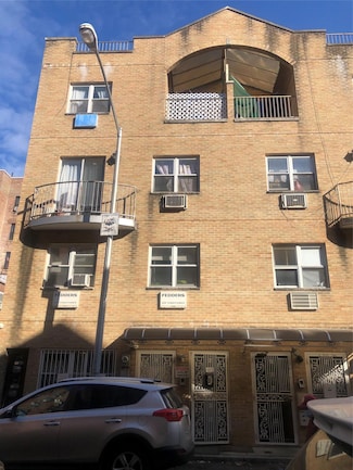 4169 Summit Ct, Flushing, NY 11355