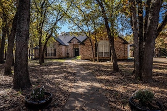 230 River Oaks Dr, Seagoville, TX 75159