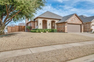 8201 Fall Crest Dr, Hurst, TX 76053
