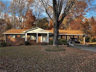 1031 Solomon Dr, Kernersville, NC 27284