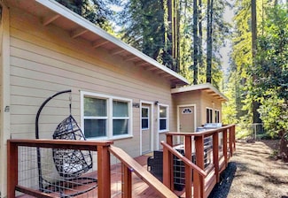 14851 Willow Rd, Guerneville, CA 95446