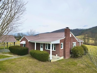 2608 Hinton Rd, Athens, WV 24712