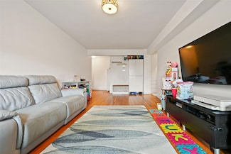 86-04 Grand Ave Unit 4D, Elmhurst, NY 11373