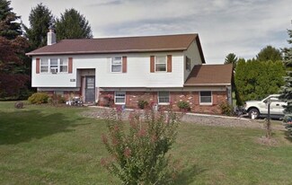 2557 Kirk St, Slatington, PA 18080
