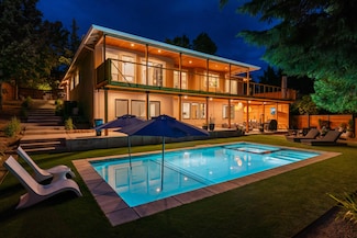 1531 Satellite Dr, Medford, OR 97504