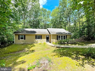 312 Clubhouse Dr, Lusby, MD 20657