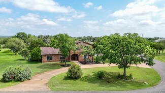 2406 Northwoods Dr, New Braunfels, TX 78132